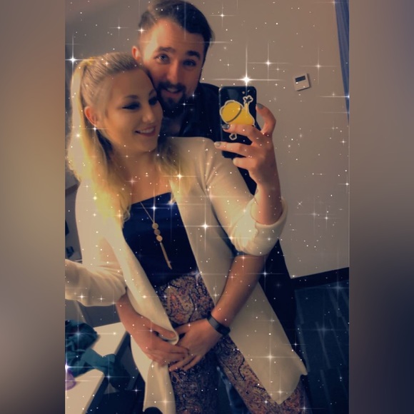 Hey! I’m Rheannon ❤️ - Picture 3 of 4